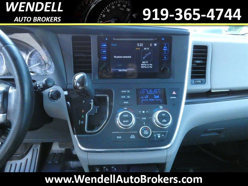 2016 Toyota Sienna - $14,462