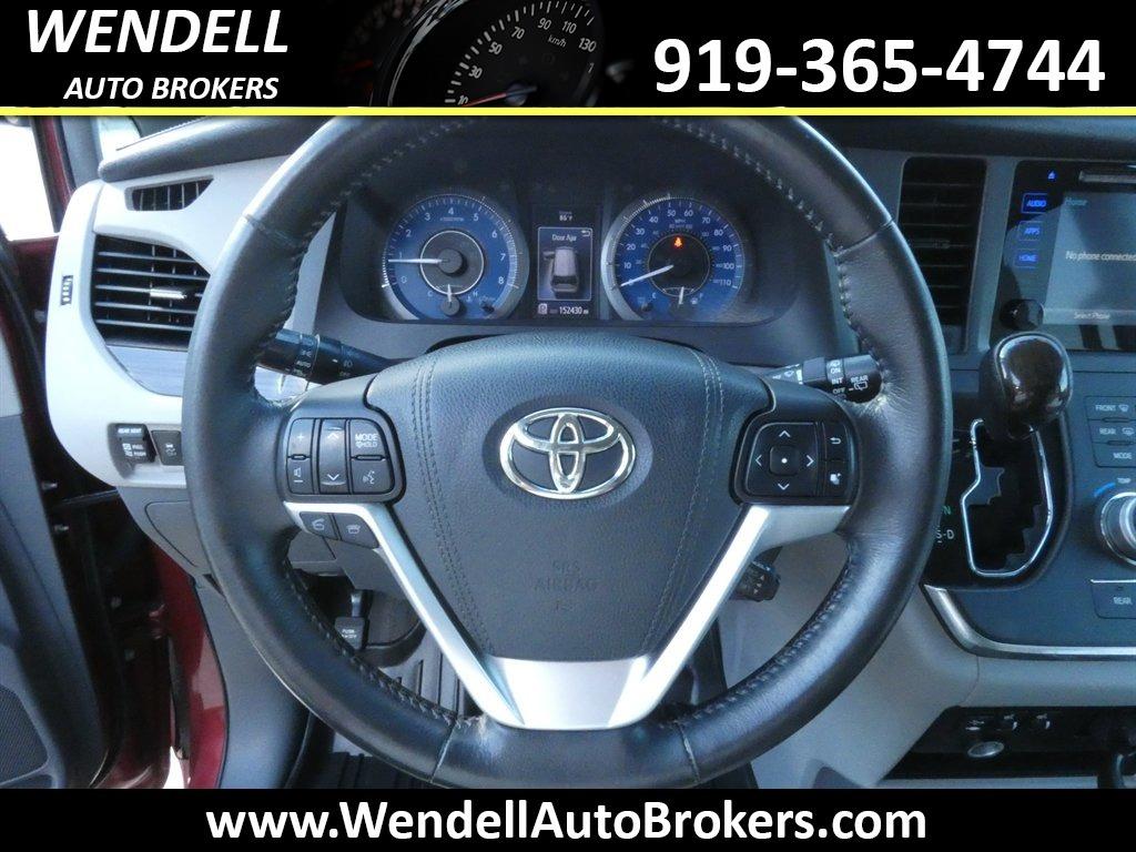 2016 Toyota Sienna - $14,462