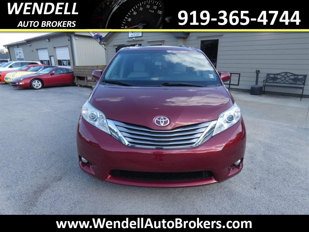 2016 Toyota Sienna - $14,462