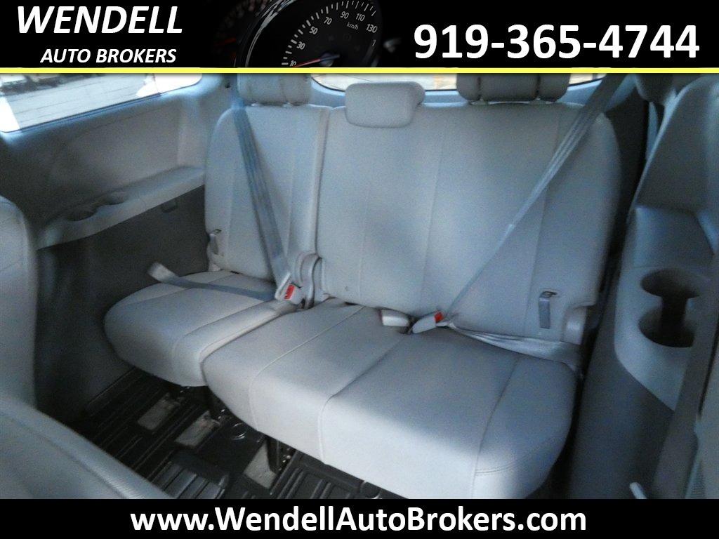 2016 Toyota Sienna - $14,462