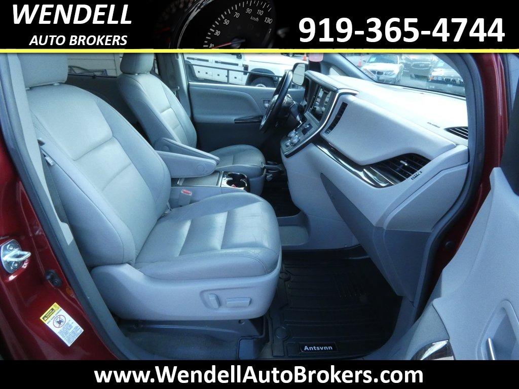 2016 Toyota Sienna - $14,462