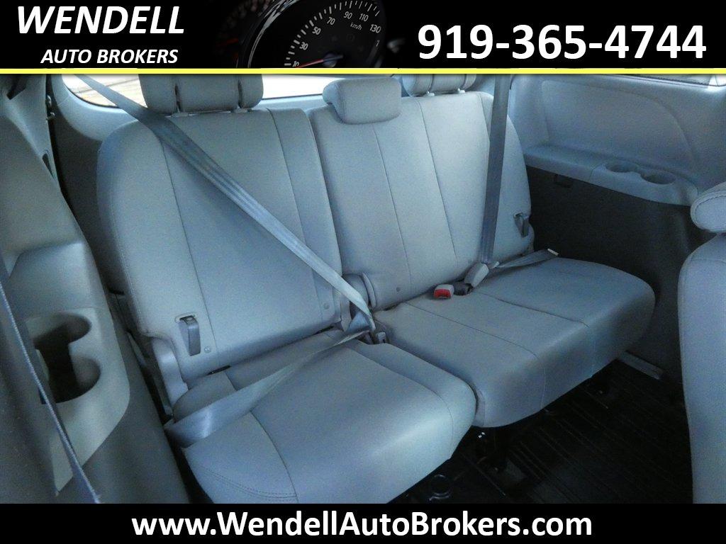 2016 Toyota Sienna - $14,462