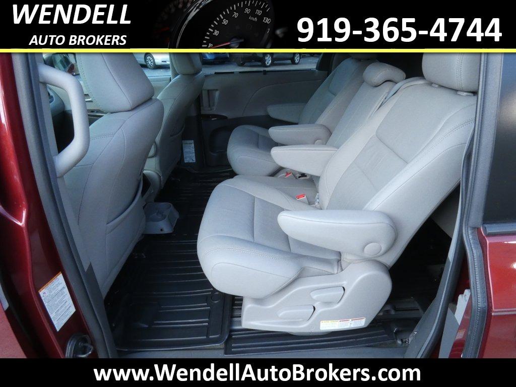 2016 Toyota Sienna - $14,462