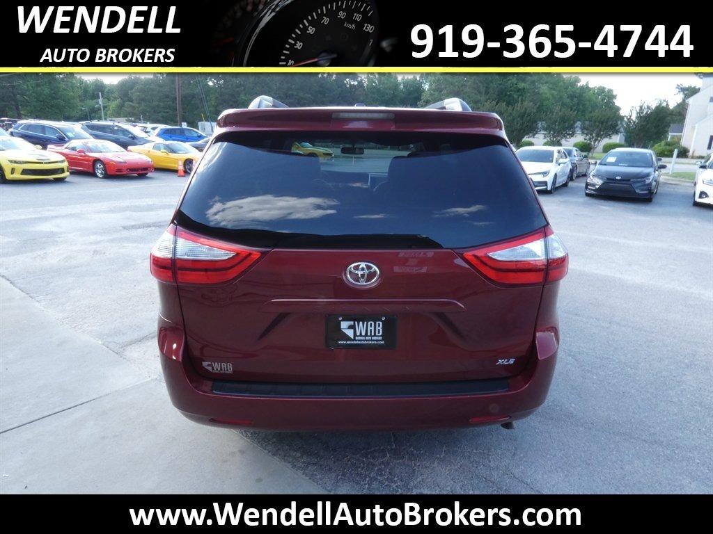 2016 Toyota Sienna - $14,462