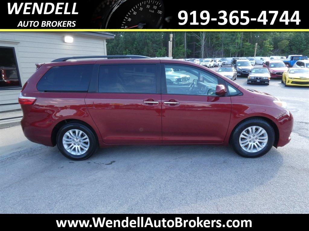 2016 Toyota Sienna - $14,462