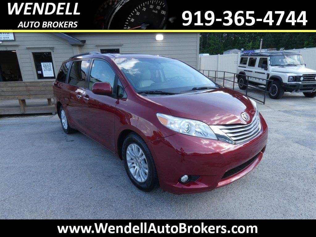 2016 Toyota Sienna - $14,462