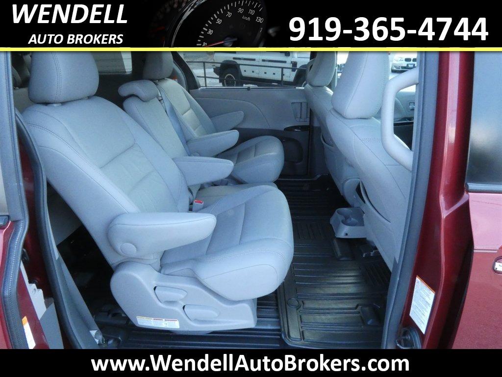 2016 Toyota Sienna - $14,462