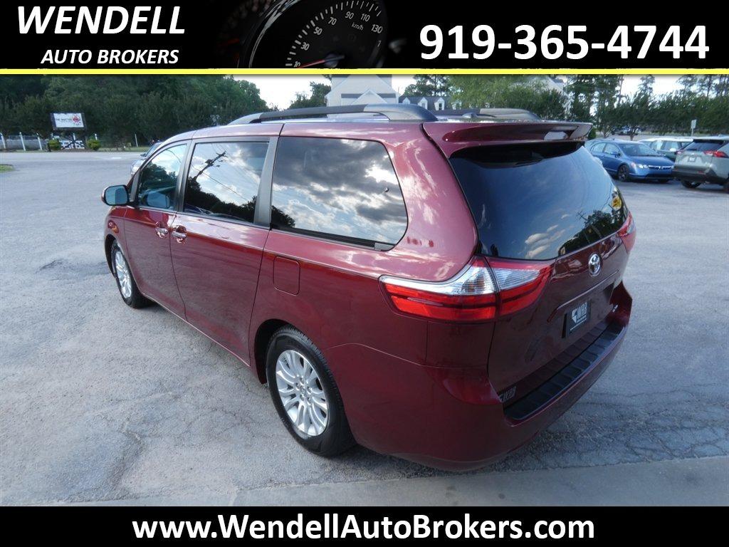 2016 Toyota Sienna - $14,462