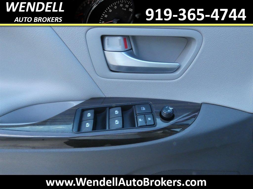 2016 Toyota Sienna - $14,462