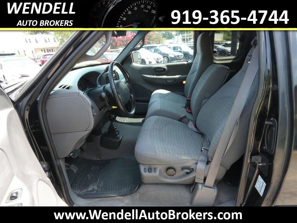 2000 Ford F150 - $7,995