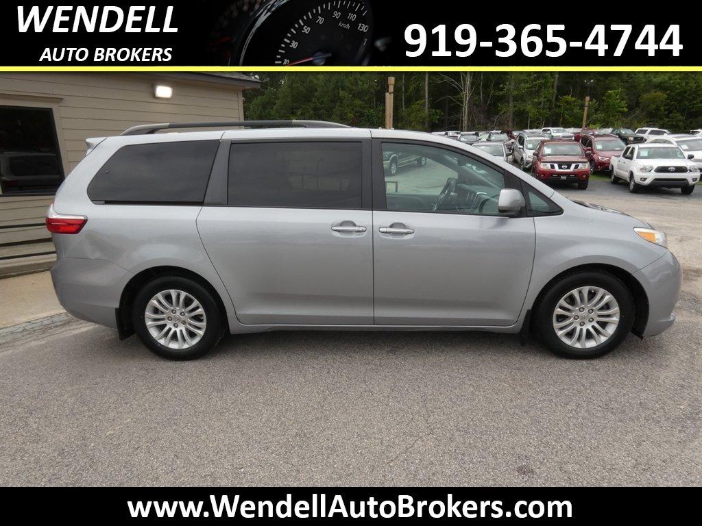 2015 Toyota Sienna - $11,135