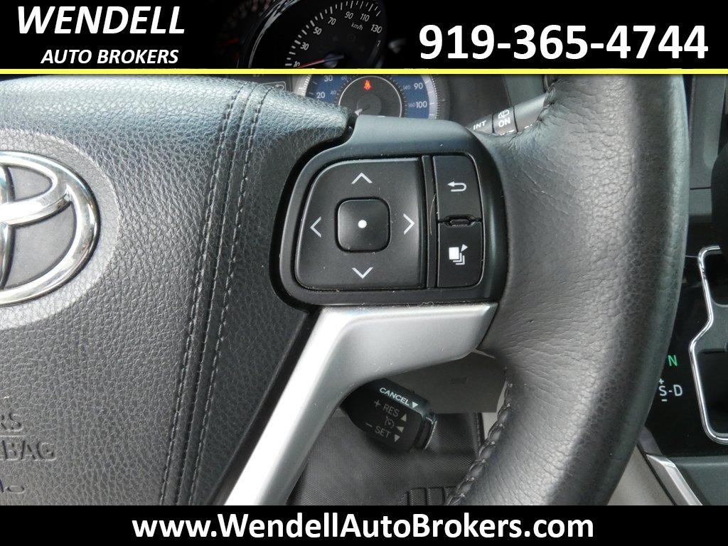 2015 Toyota Sienna - $11,135