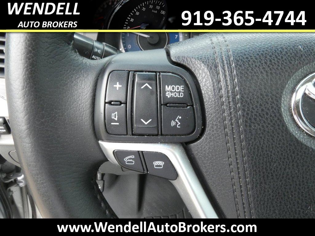 2015 Toyota Sienna - $11,135