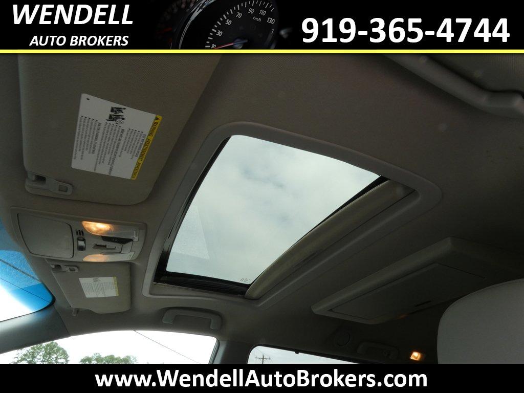 2015 Toyota Sienna - $11,135