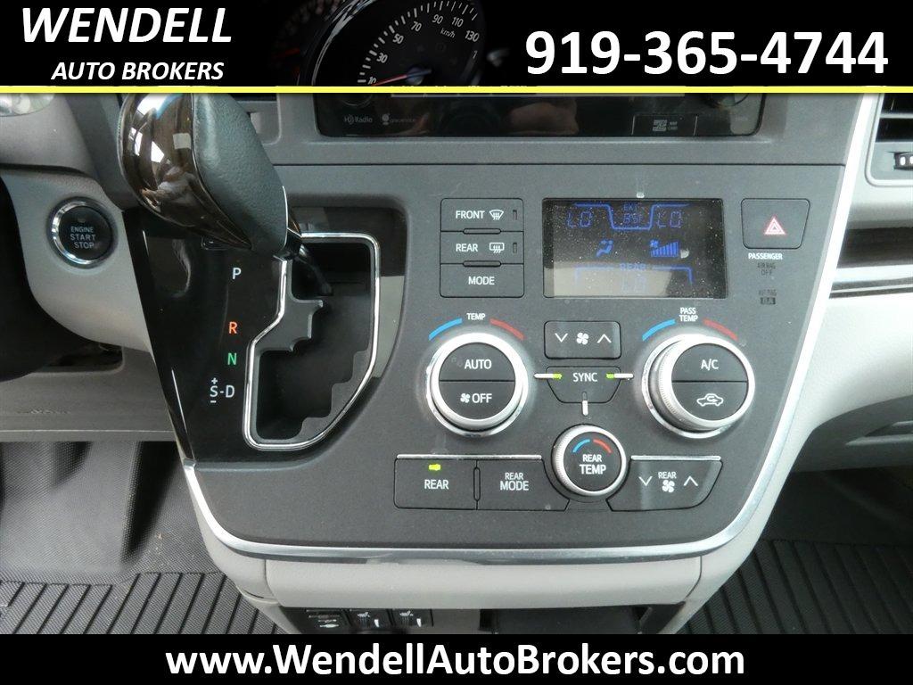 2015 Toyota Sienna - $11,135