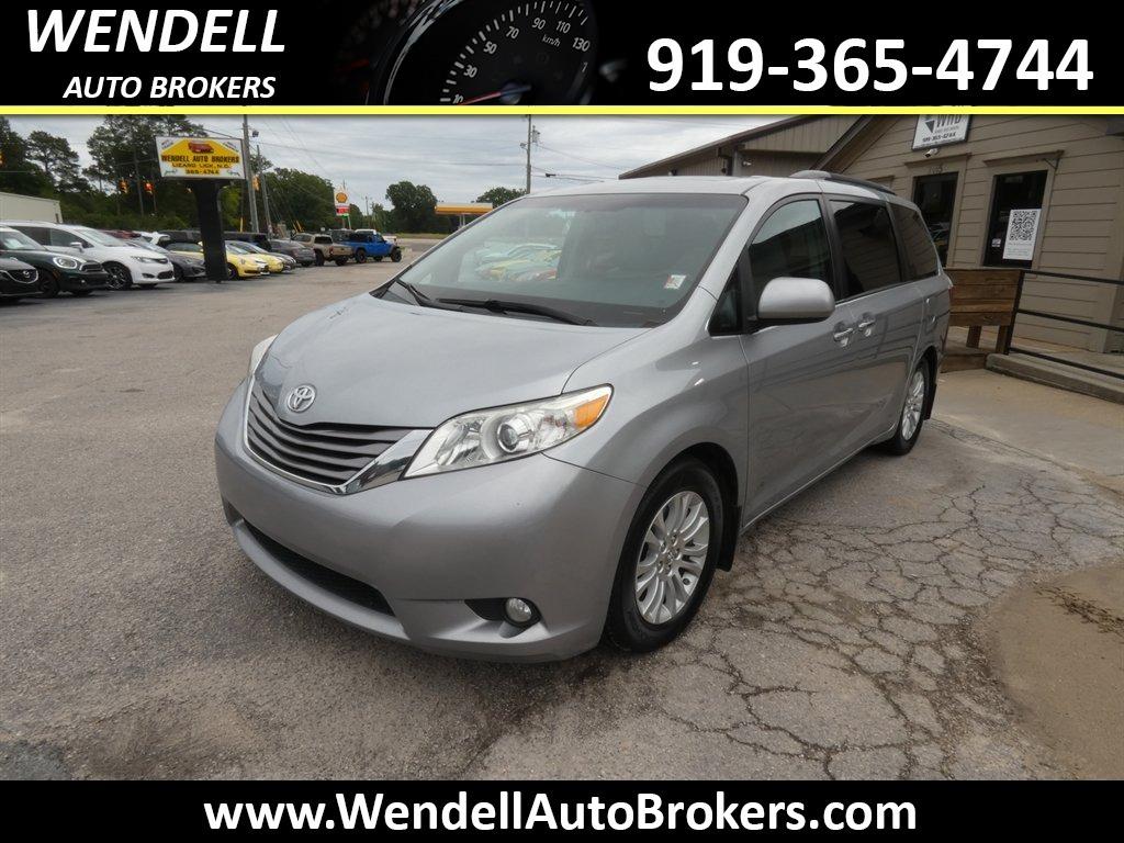2015 Toyota Sienna - $11,135