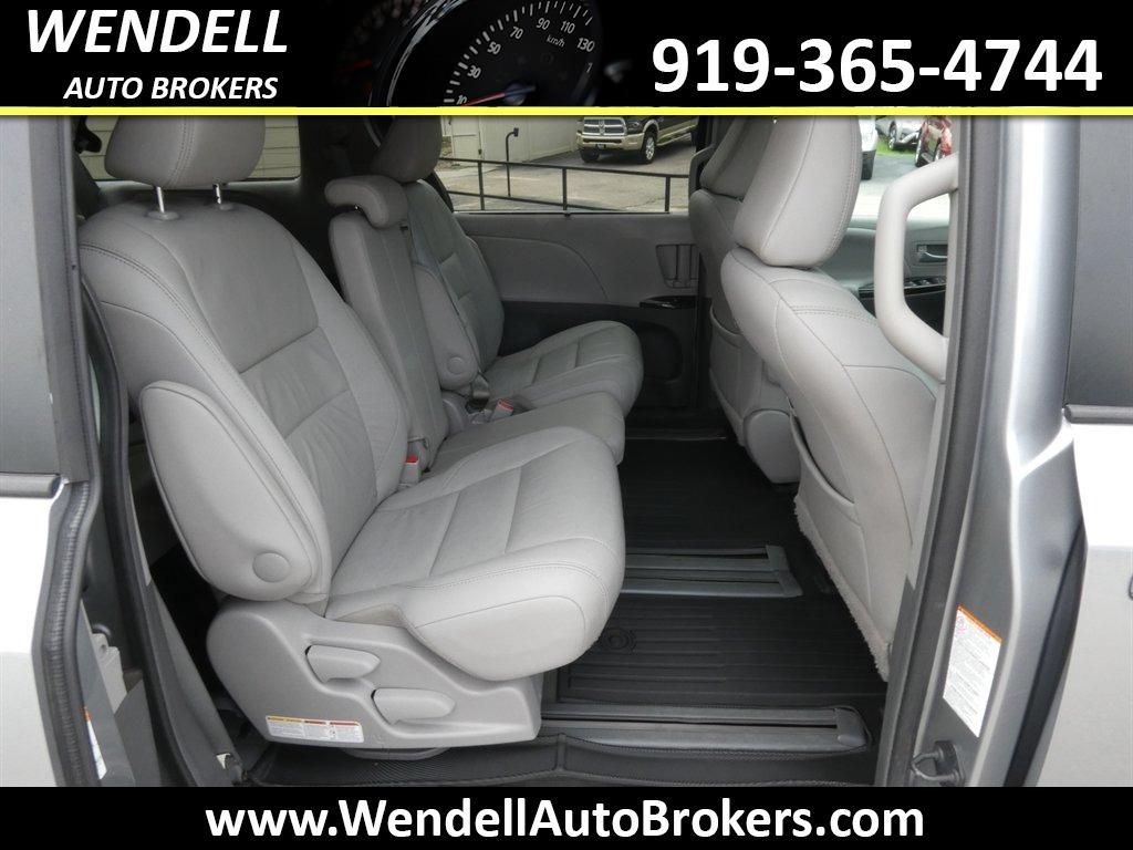 2015 Toyota Sienna - $11,135