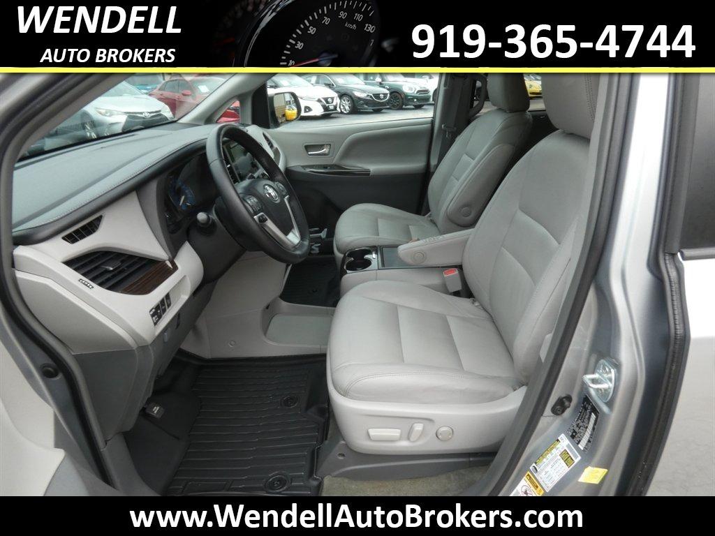 2015 Toyota Sienna - $11,135