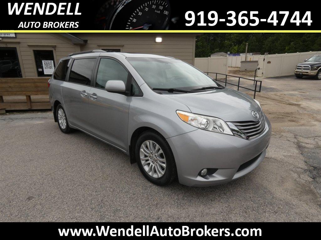 2015 Toyota Sienna - $11,135