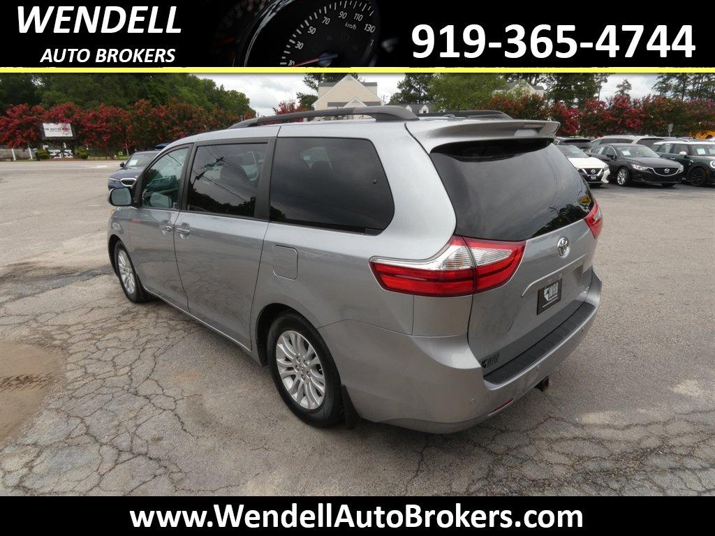2015 Toyota Sienna - $11,135