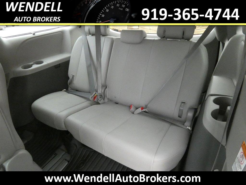 2015 Toyota Sienna - $11,135