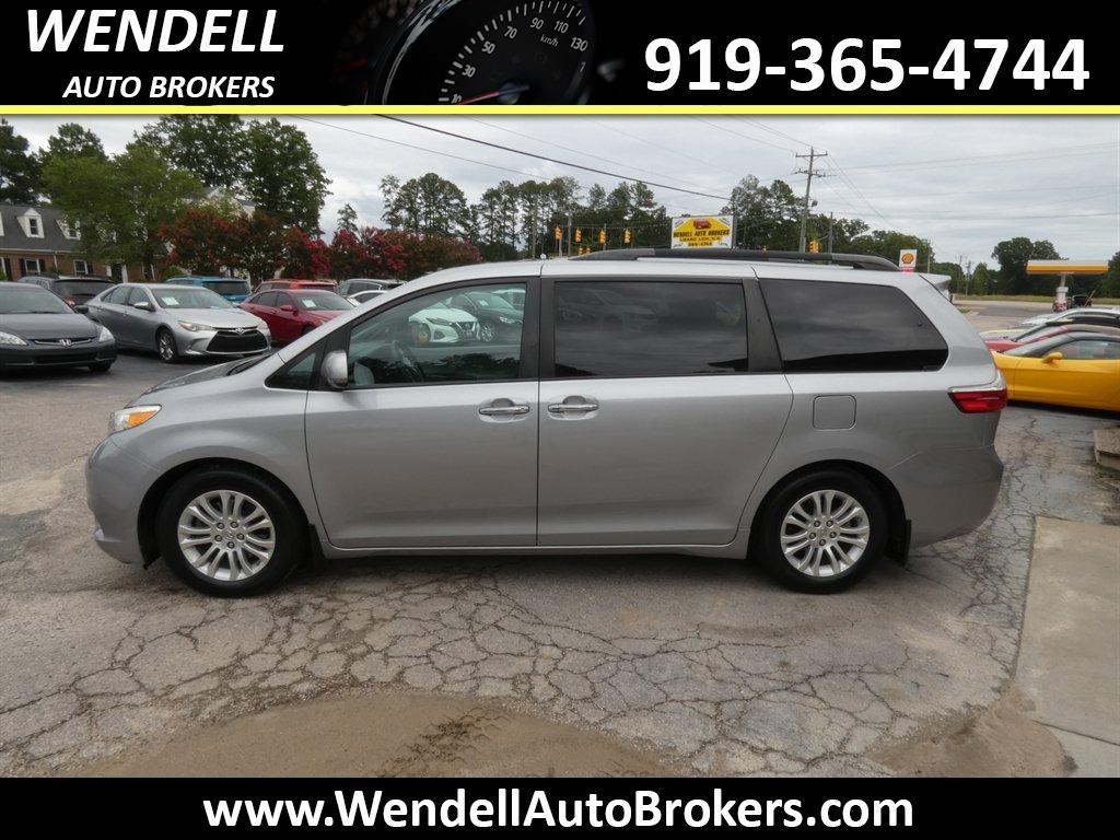 2015 Toyota Sienna - $11,135