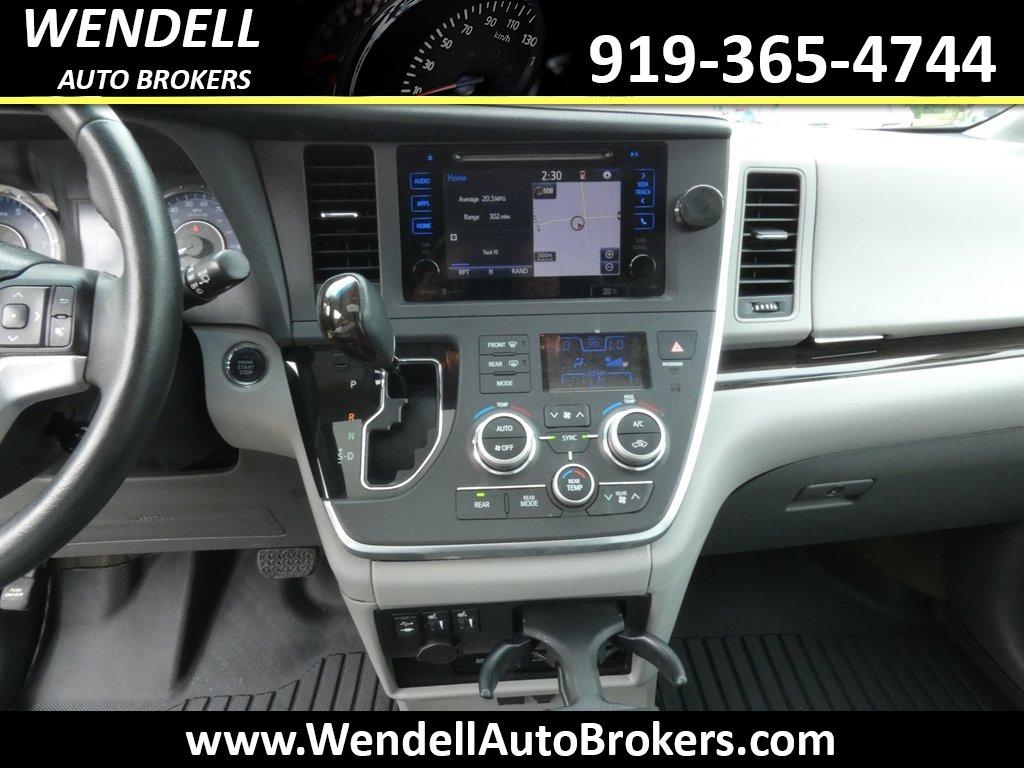 2015 Toyota Sienna - $11,135