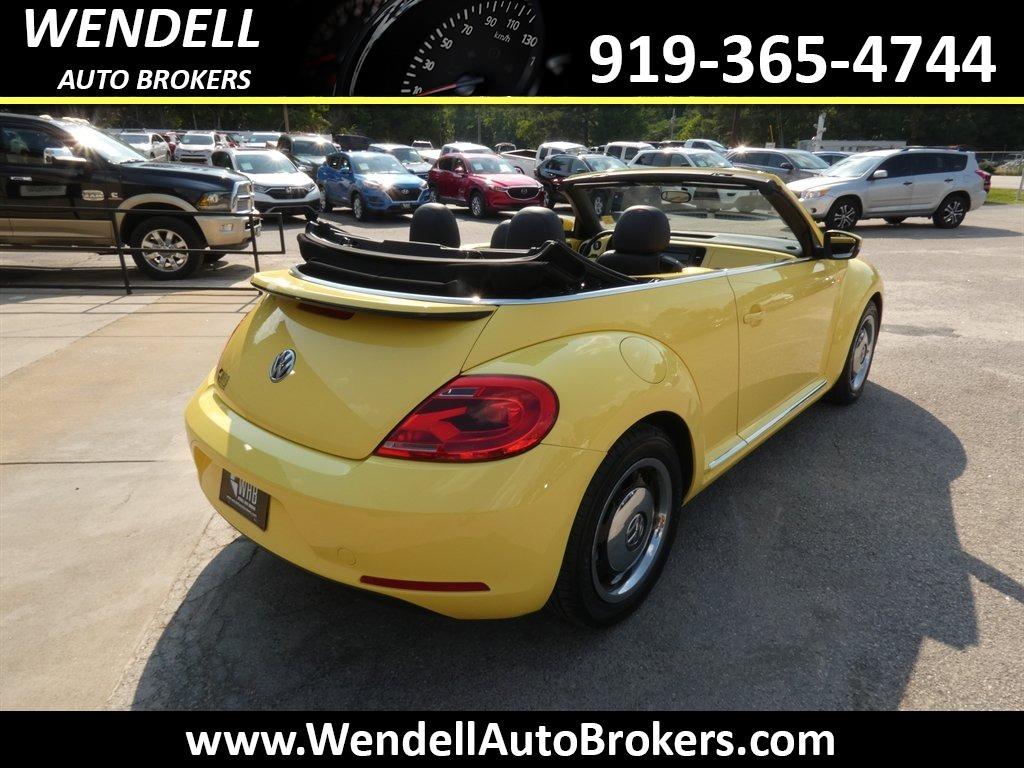 2013 Volkswagen Beetle - $11,665