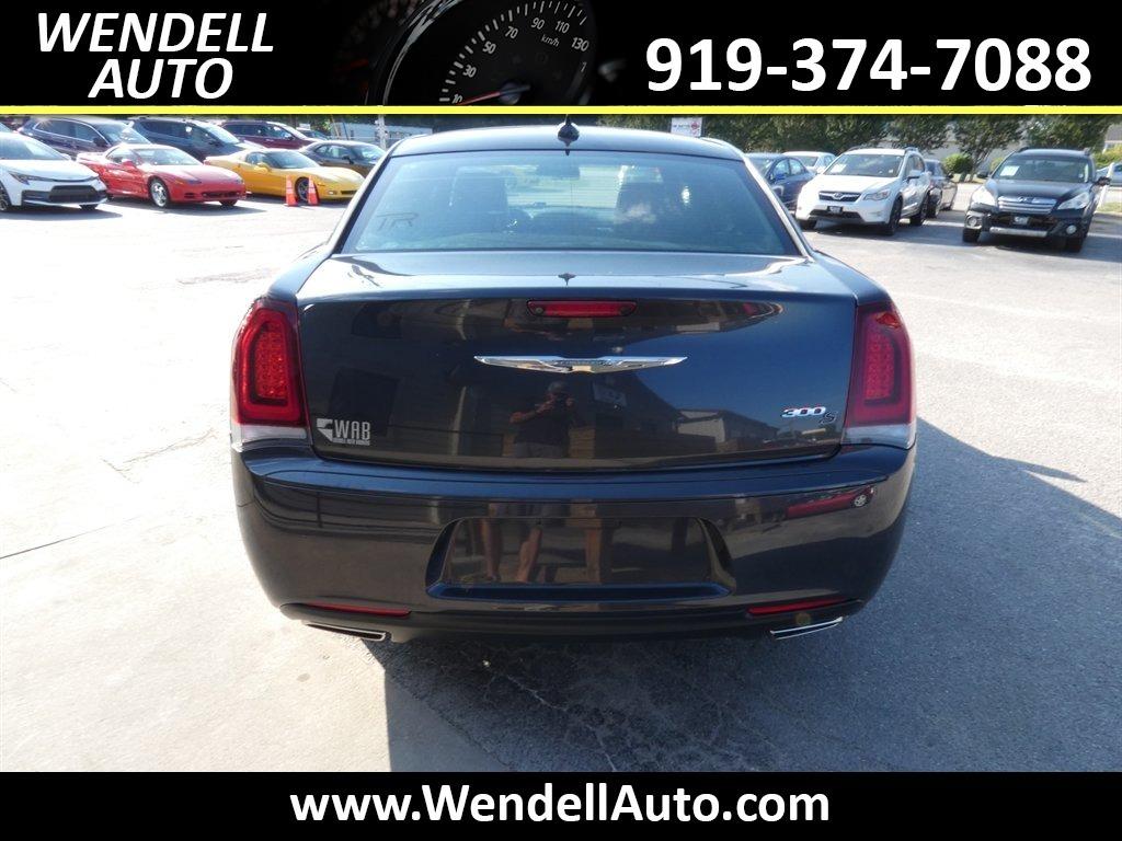 2019 Chrysler 300 - $11,995