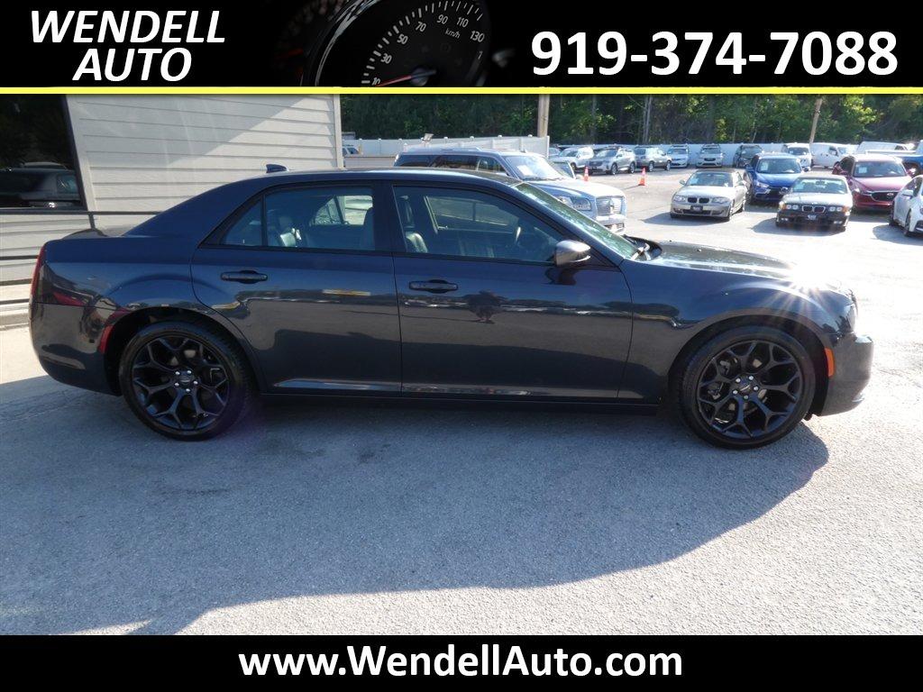 2019 Chrysler 300 - $11,995