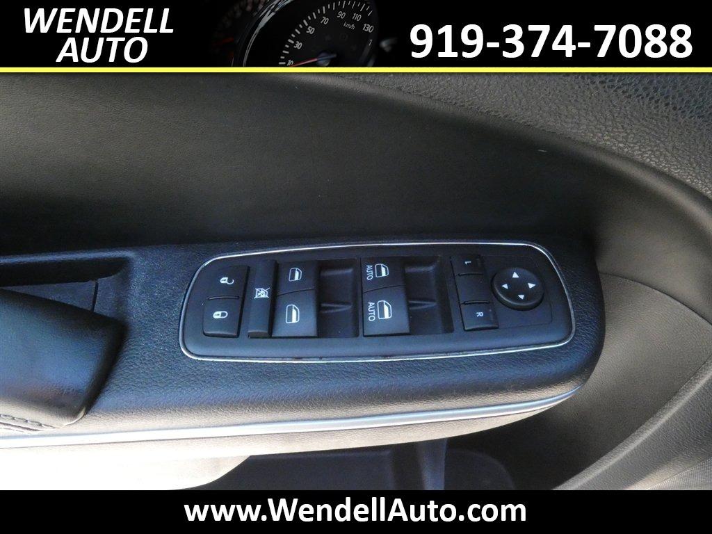 2019 Chrysler 300 - $11,995