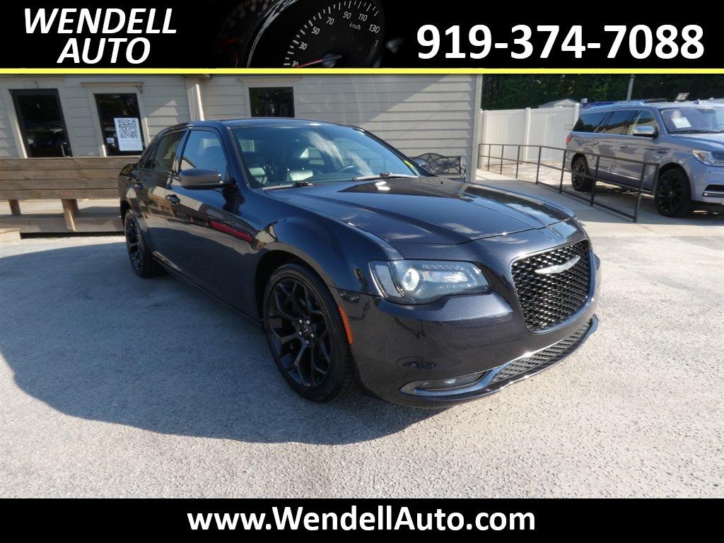 2019 Chrysler 300 - $11,995