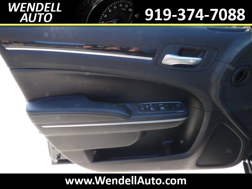 2019 Chrysler 300 - $11,995
