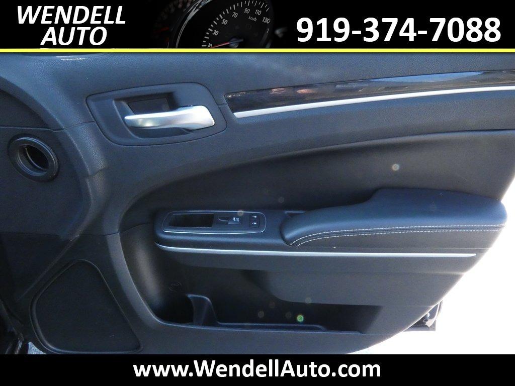 2019 Chrysler 300 - $11,995
