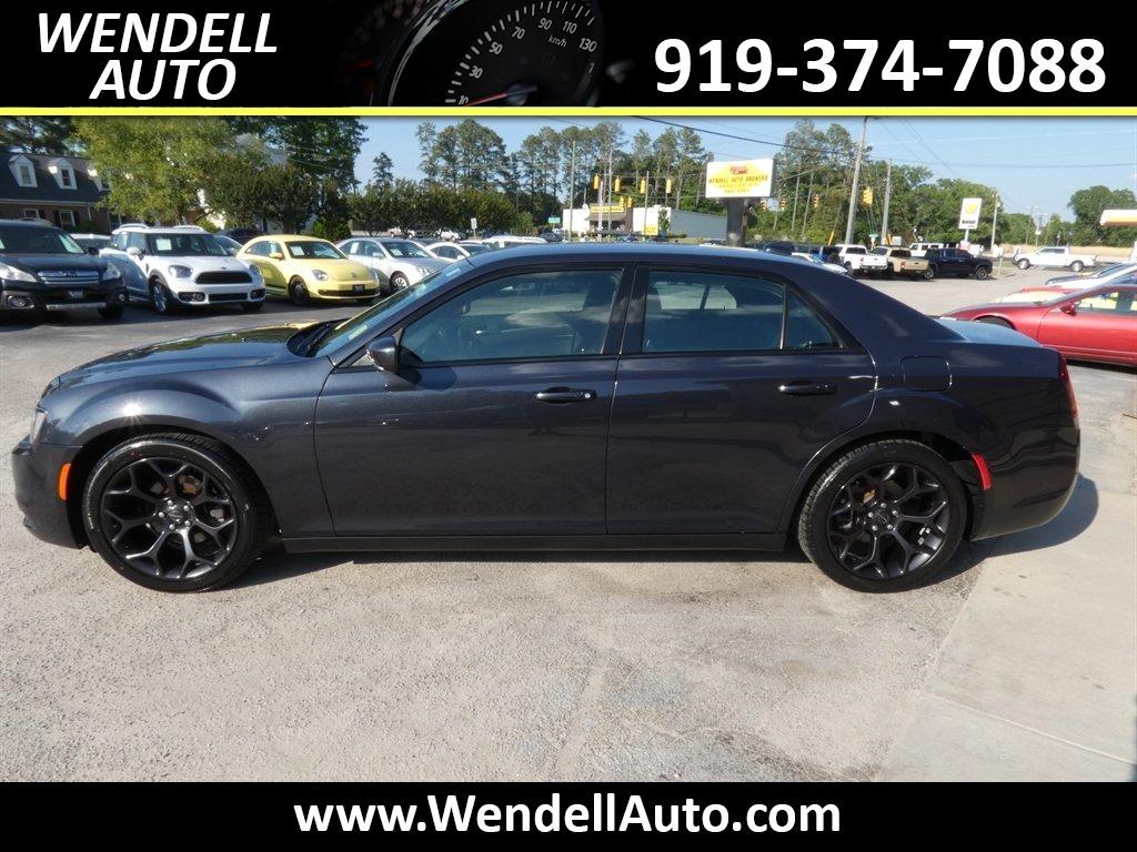 2019 Chrysler 300 - $11,995