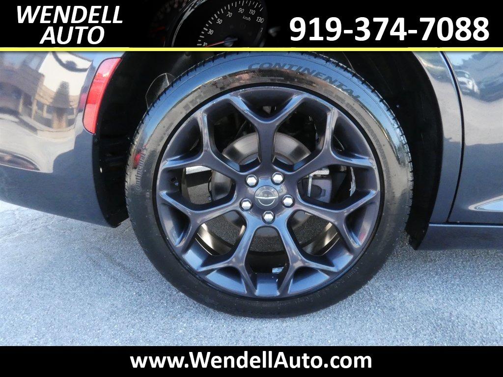 2019 Chrysler 300 - $11,995