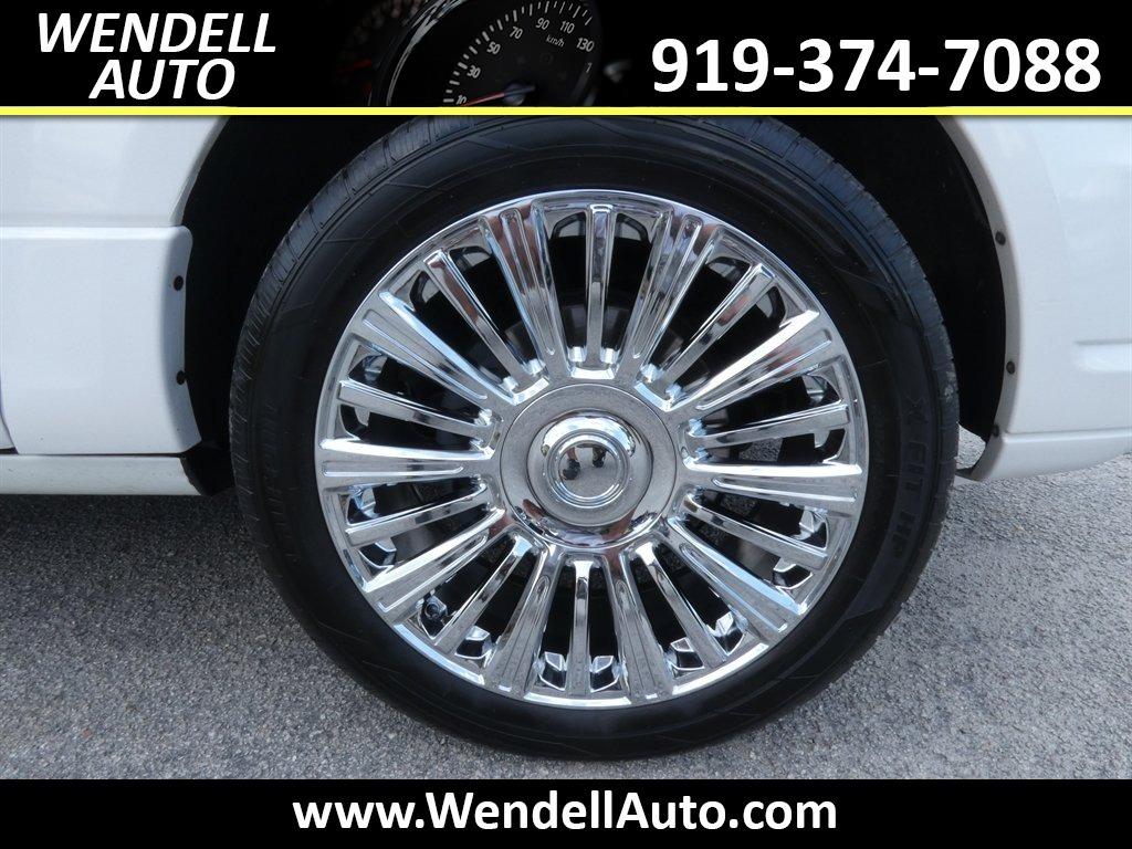 2017 Lincoln Navigator - $17,265