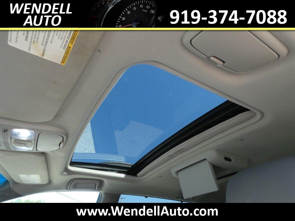 2006 Toyota Sienna - $5,995