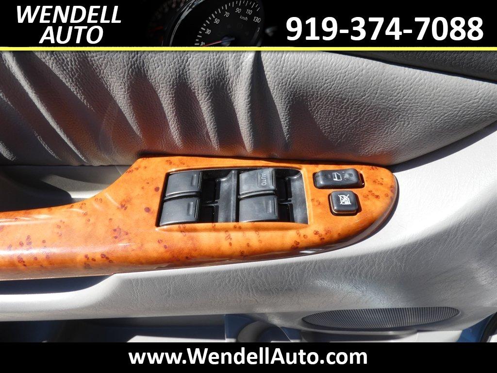 2006 Toyota Sienna - $5,995