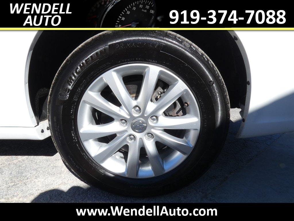 2015 Chrysler Town And Country - $11,218