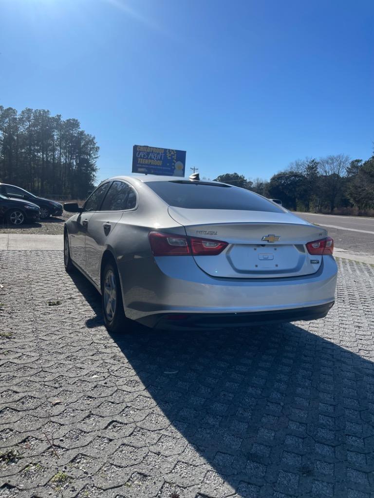2016 Chevrolet Malibu LS photo