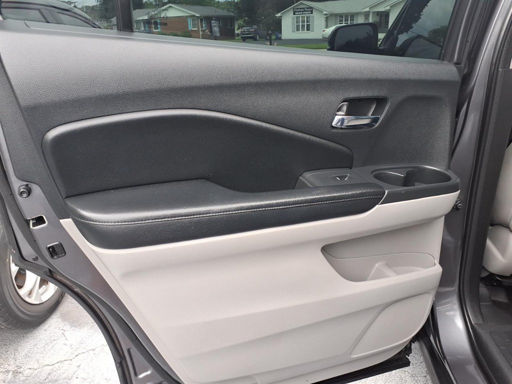 2016 Honda Pilot - $18,995