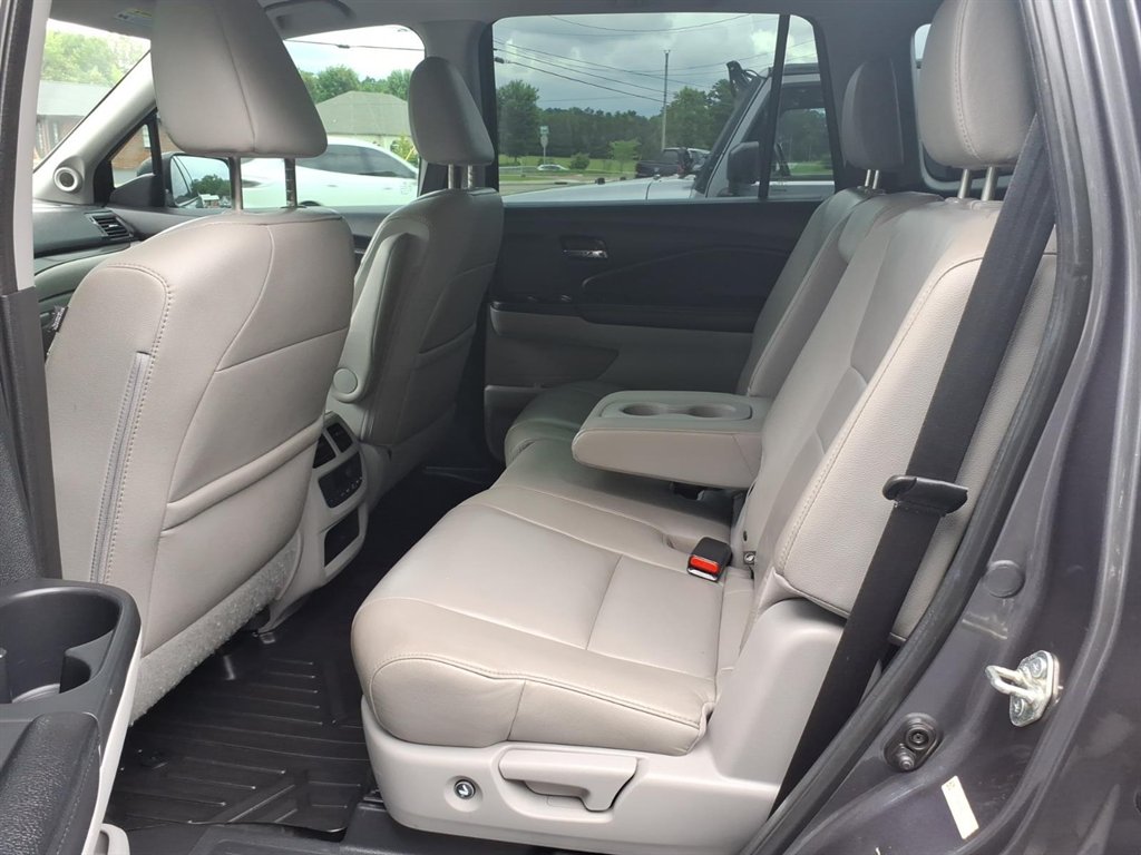 2016 Honda Pilot - $18,995