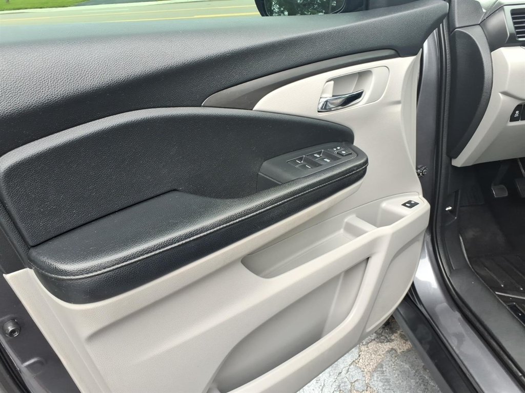 2016 Honda Pilot - $18,995