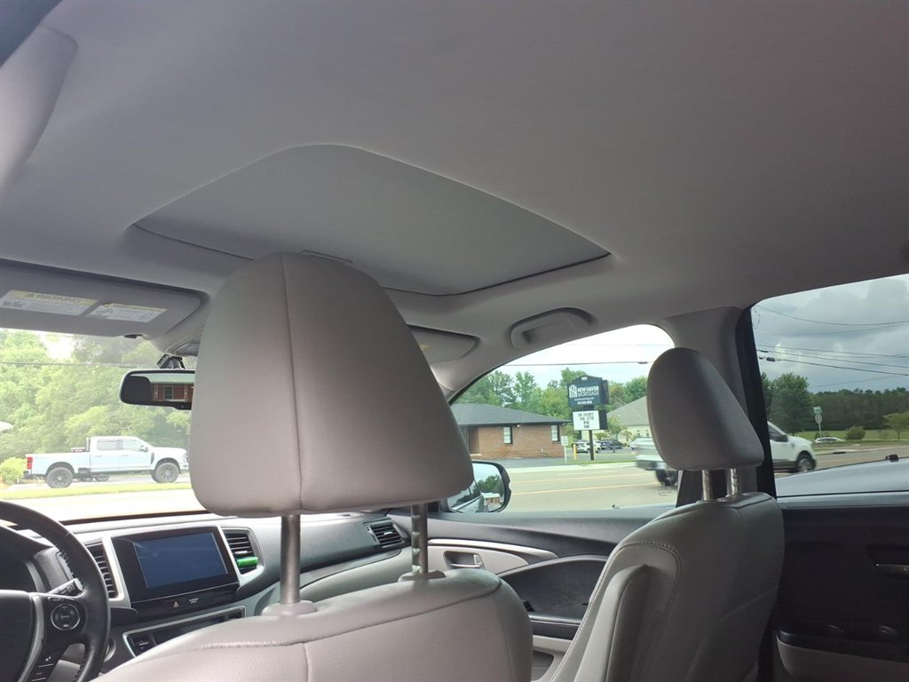 2016 Honda Pilot - $18,995