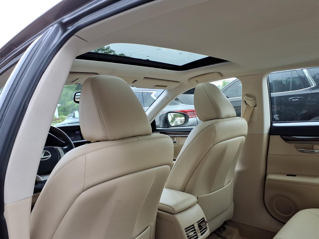 2013 Lexus ES - $17,995