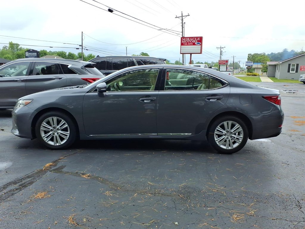 2013 Lexus ES - $17,995