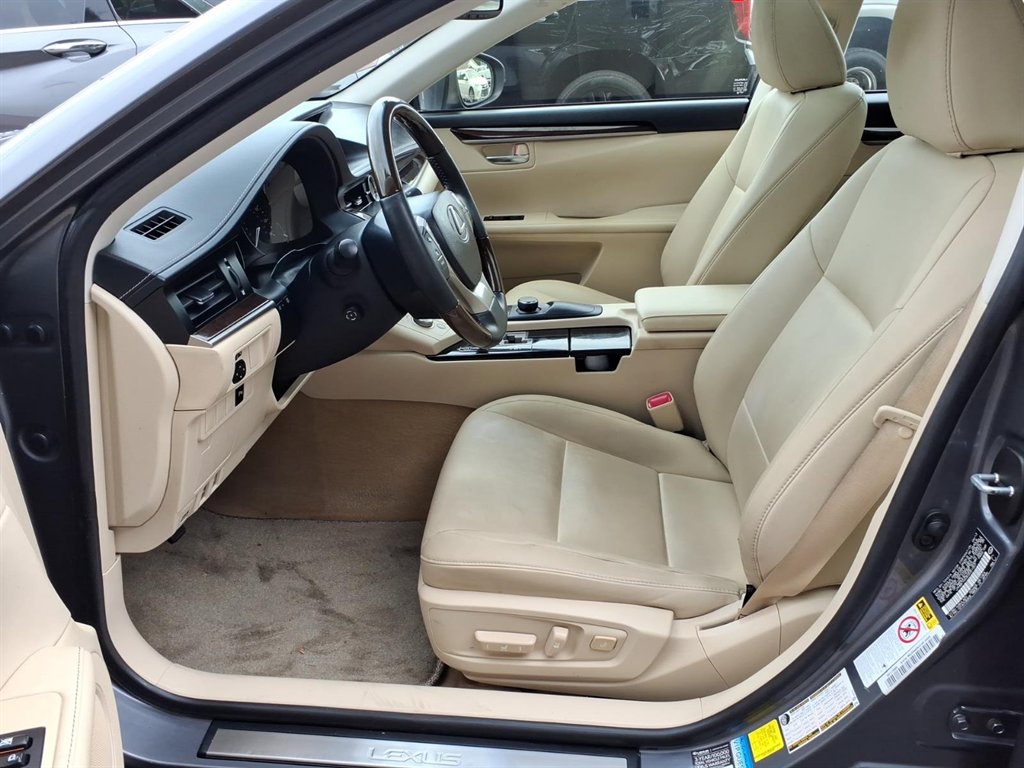 2013 Lexus ES - $17,995