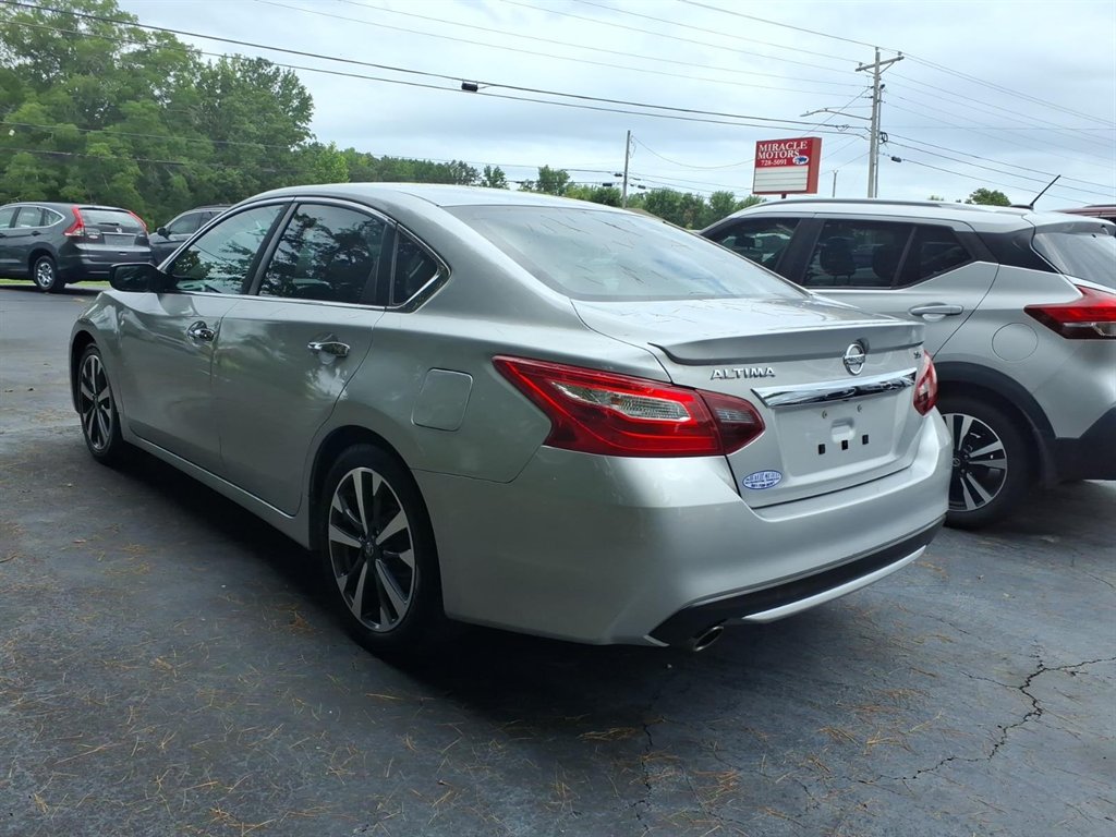 2017 Nissan Altima - $9,995