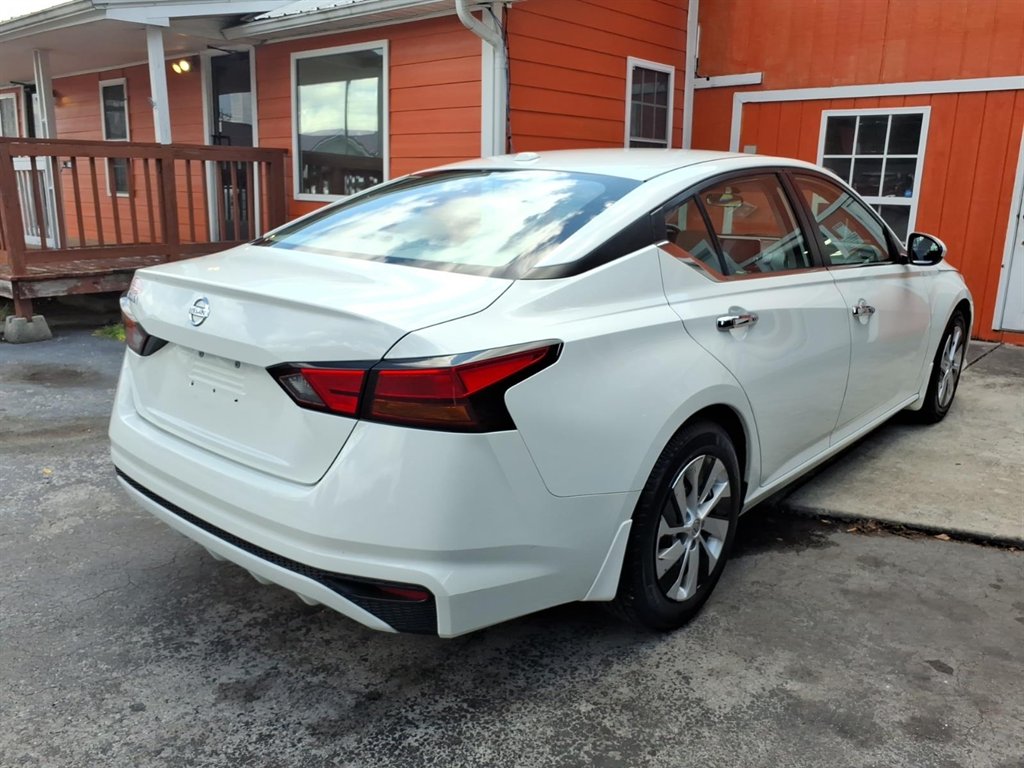 2020 Nissan Altima - $12,995